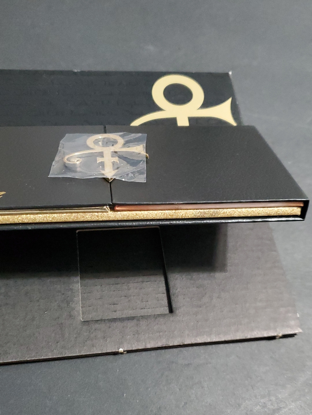 URBAN DECAY X PRINCE U GOT‎ THE LOOK EYESHADOW PALETTE Limited-Edition new - Picture 11 of 14